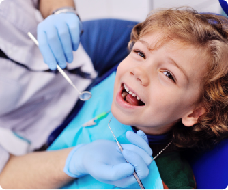 Первый визит ребенка к стоматологу: советы родителям